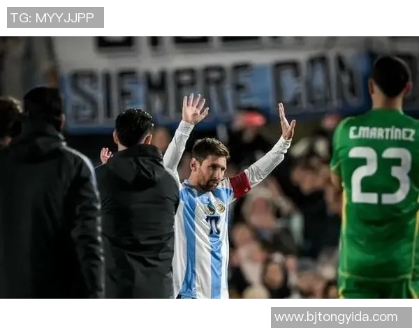 足球巨星荣耀告别仪式回顾与致敬展现传奇生涯的最后一幕