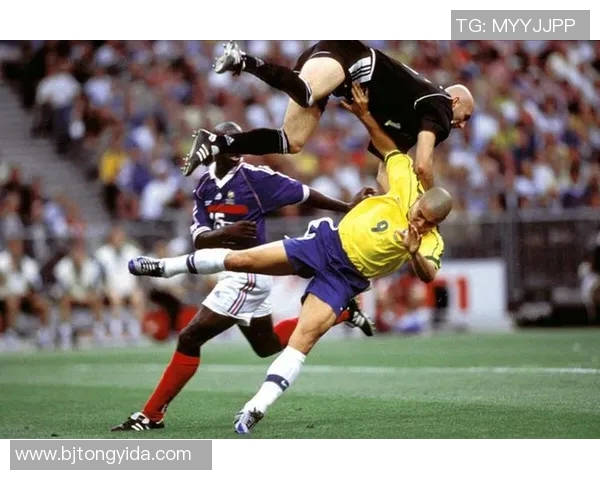 2月2日足球明星盛典聚焦全球顶级球员精彩瞬间与传奇故事